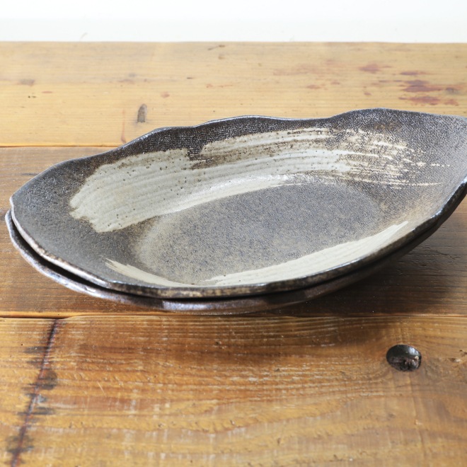 【益子焼】お蕎麦 カレー皿に たたら作り オーバル 変形 盛り鉢 刷毛目模様【単品１枚】