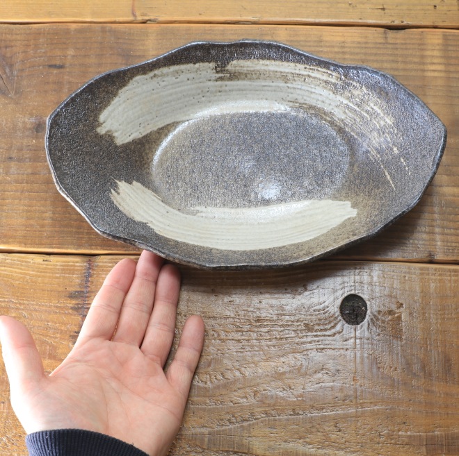 【益子焼】お蕎麦 カレー皿に たたら作り オーバル 変形 盛り鉢 刷毛目模様【単品１枚】