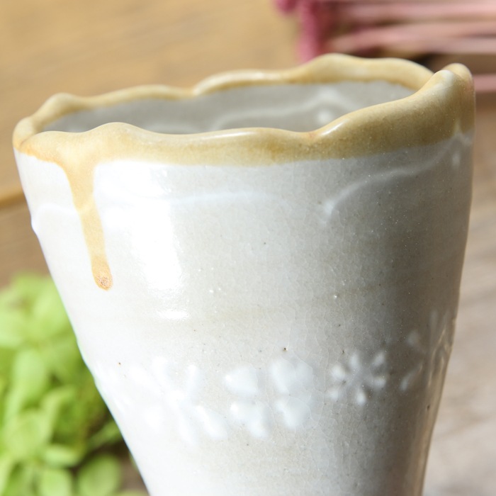 【益子焼】釉シリーズ　縁をカットした洋風デザイン　２種釉薬のいっちんシャンパンカップ　ワインカップ　シャンパングラス　【単品１個】