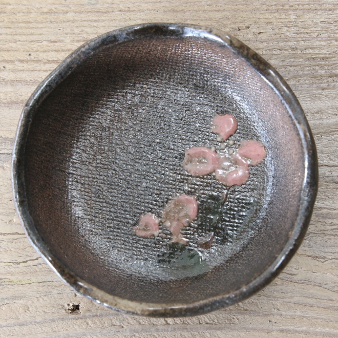 【益子焼】縁の豪快な変形 たたら小鉢 ミニサイズ 【単品１枚】