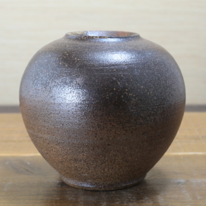 【益子焼】 花瓶 花器 フラワーベース 高さ15cm 丸く膨らませた壺 小さめ 一点物 【布目ぶどう模様 単品1個】