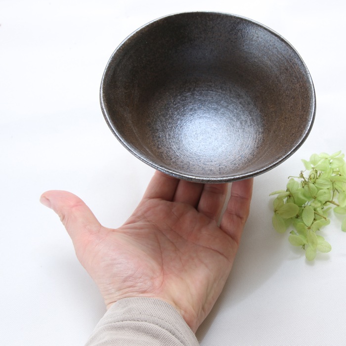 【益子焼】 父の日 お父さんへのお誕生日プレゼントにも 大きめ ご飯茶碗 炭化焼き無地 しのぎ お茶漬け茶碗 ミニ小丼 【単品1個】