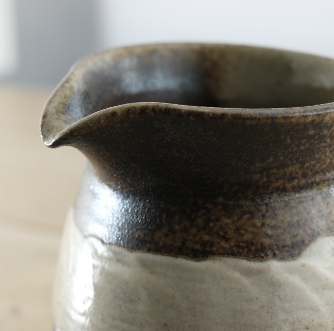 益子焼｜【益子焼】水差し ピッチャー 陶器 カラフェ ふっくら 削り