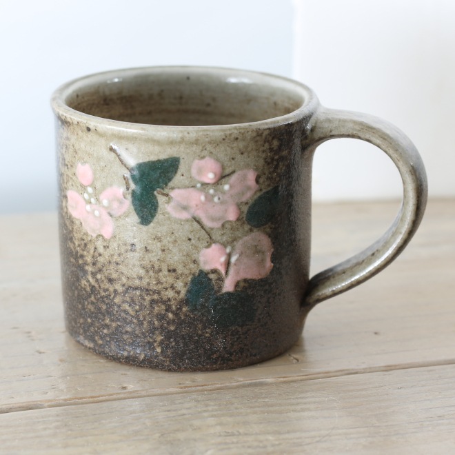 【益子焼】 茶香炉 マグカップセット 当店の人気商品をセットにしました 【茶香炉：花水木白】【マグカップ：花水木ピンク】のセット ご自分用にも 贈り物にもぴったり ※簡易包装・ギフト包装は備考欄でお申し付けください※