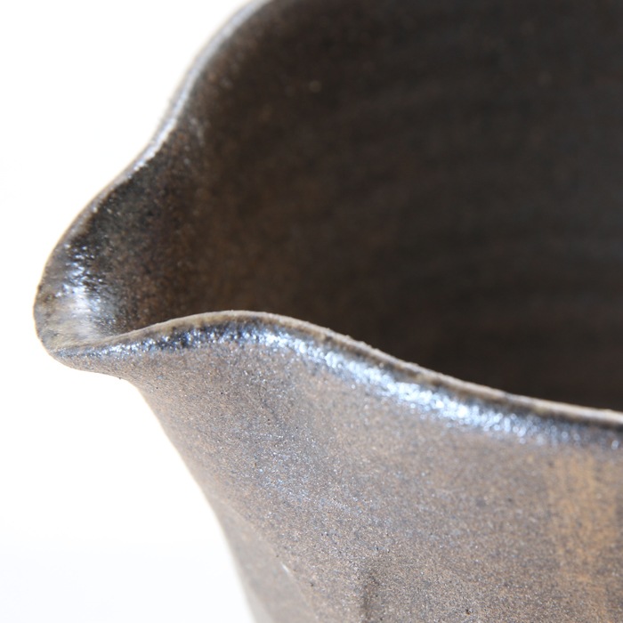 【益子焼】 酒器 酒器セット 片口酒入れ おちょこ お猪口 炭化焼無地 粗削りのしのぎ 【片口酒入れ１個・ぐい呑２個のセット】