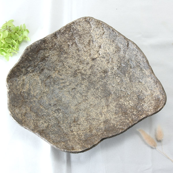 【益子焼 作家】 月兎窯 宮島將實作 石のような凸凹感のあるデザイン どっしり重厚感のある 「石目シリーズ」菱形風 深さのある大鉢 (単品1個)