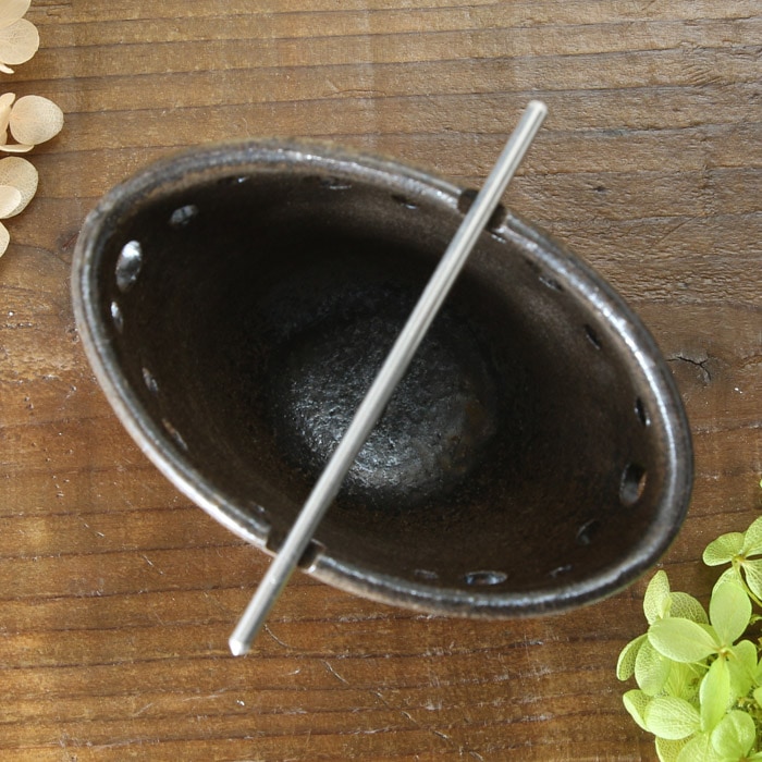 【益子焼】 蚊取り線香入れ 蚊取り線香ホルダー おしゃれ 荒しのぎ 炭化焼ハケ目模様 陶器 サイズ小 小さめ ミニサイズ【陶器本体1個・棒1本付き】※蚊取り線香は付きません