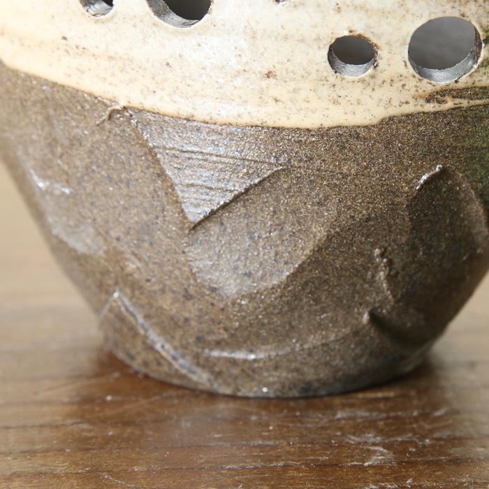 【益子焼】 蚊取り線香入れ 蚊取り線香ホルダー おしゃれ 荒しのぎ 炭化焼ハケ目模様 陶器 サイズ小 小さめ ミニサイズ【陶器本体1個・棒1本付き】※蚊取り線香は付きません