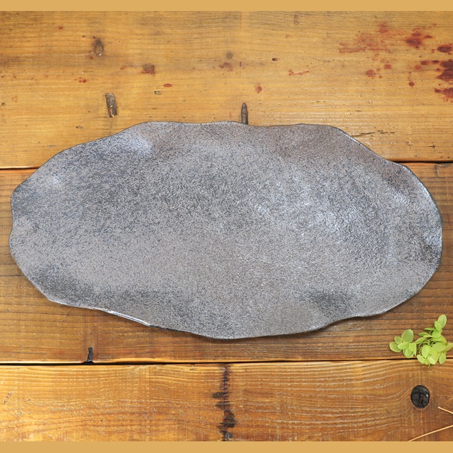 【受注生産品：納期2～3ヶ月後】【業務用食器・大皿】【益子焼】変形した長方形のオードブル皿 刺身皿 大皿 まな板皿 長さ約43cm （炭化焼無地・単品販売）