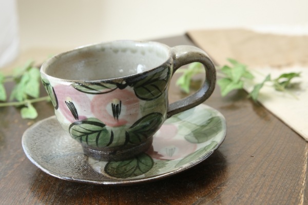 【益子焼】コーヒーカップ＆ソーサー　お手頃なサイズ　段形のカップ　【優しい風合いのつばきシリーズ・単品１客】