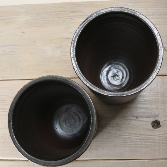 益子焼 花入れ 登り窯 益子焼｜【益子焼】 対の花器 炭化焼無地 花入れ ストレート筒