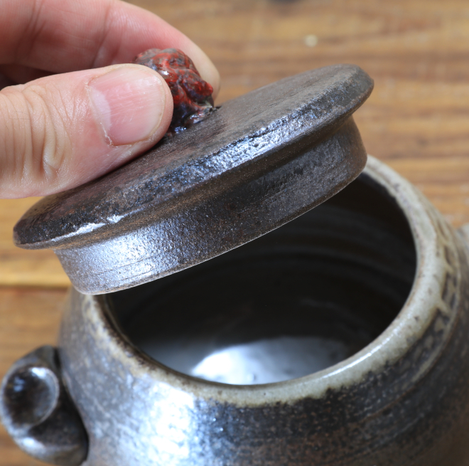 【益子焼】梅干し入れ 陶器 丸くふっくらとした壺風のデザイン 渋さのある炭化焼 梅干し風のつまみ 梅干し壺 【単品1個】