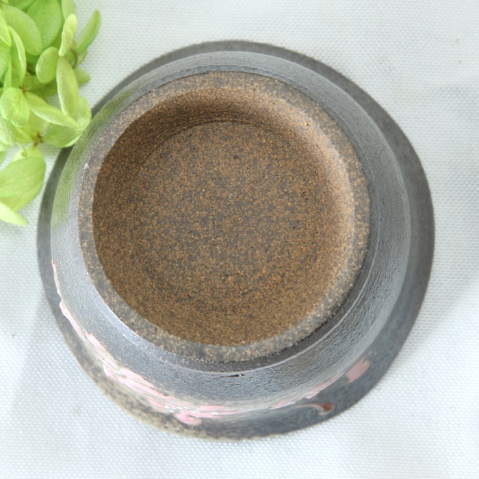 【益子焼】 安定感のある湯呑み 高台が広めなカップ 縁の変形デザイン さくら桜 炭化焼（単品1個）