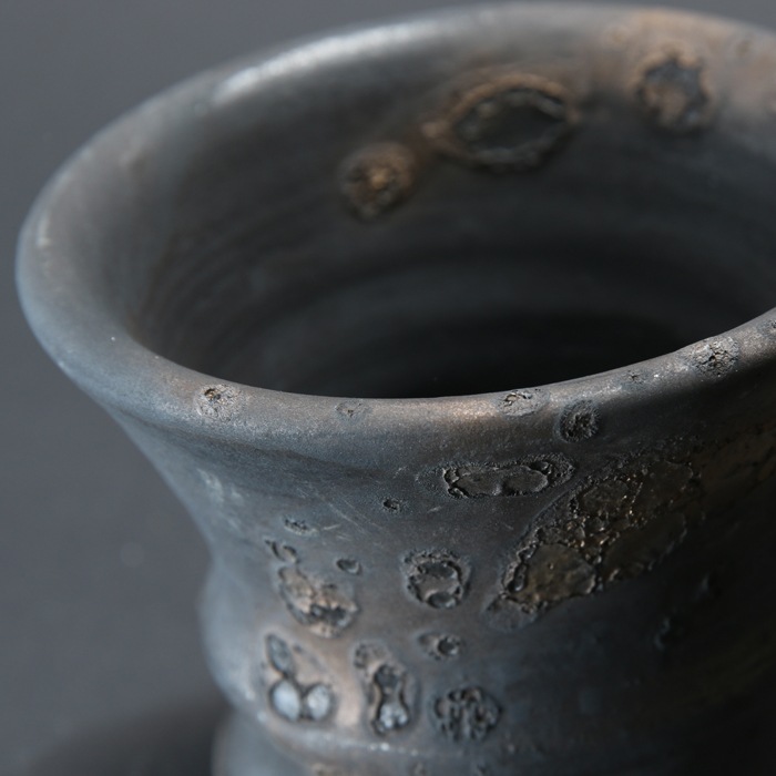 【益子焼】 2.8号鉢 植木鉢 陶器鉢 塊根植物 アガベ サボテン 【黒金銀河鉢・Black＆Gold Garaxy】 高さ約7.3cm 一点物 作家 陶芸家 横山雄一作