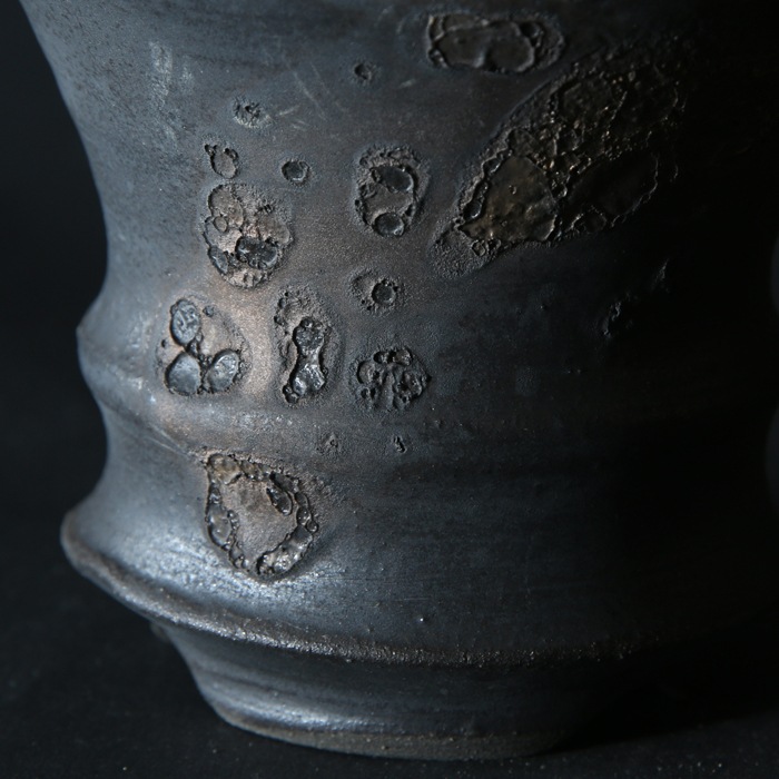 【益子焼】 2.8号鉢 植木鉢 陶器鉢 塊根植物 アガベ サボテン 【黒金銀河鉢・Black＆Gold Garaxy】 高さ約7.3cm 一点物 作家 陶芸家 横山雄一作