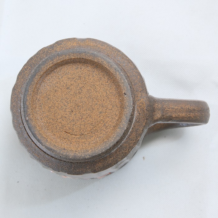 【益子焼】 マグカップ ひとつひとつ縦ラインに削り出したデザイン「しのぎ」 渋めな風合いが落ち着く さくら桜 単品1個