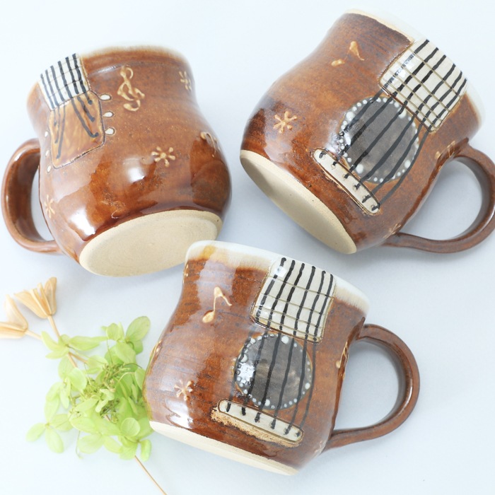 【益子焼】 マグカップ  ギターのマグカップ 音符 いっちん ひとつひとつ手作り 【単品1個】