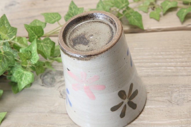 【益子焼】お花いっぱいのフリーカップ【白化粧炭化焼シリーズ】【単品１個】