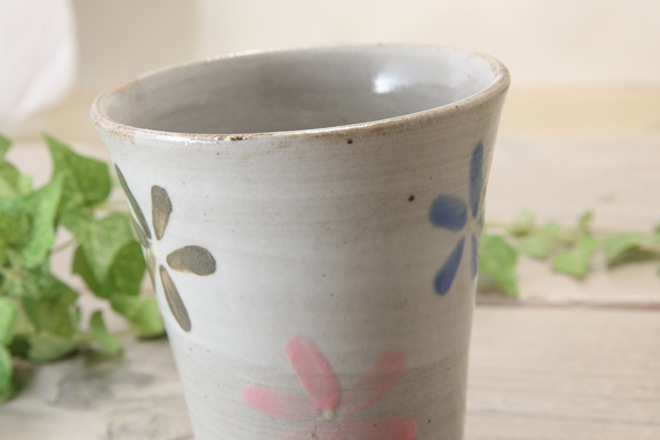 【益子焼】お花いっぱいのフリーカップ【白化粧炭化焼シリーズ】【単品１個】
