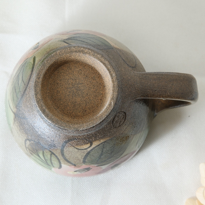 【益子焼】マグカップ 丸くふっくら　【優しい風合いのつばき模様・単品１個】