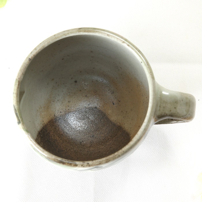 【益子焼】マグカップ 丸くふっくら　【優しい風合いのつばき模様・単品１個】