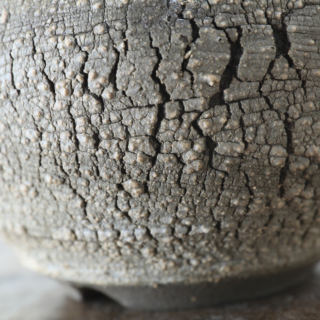 【益子焼】 3.8号鉢 高さ約7.5~8cm 植木鉢 陶器鉢 塊根植物 アガベ サボテン コーデックス 【炸裂紋鉢 大地の鼓動】 作家 陶芸家 横山雄一作 一点物