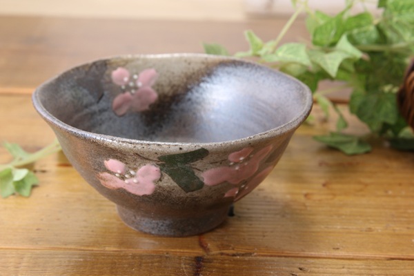 益子焼 益子焼 花水木ピンクのご飯茶碗 開いた形 サイズ小 単品１個 シリーズ 益子焼 通販 益子焼窯元よこやま