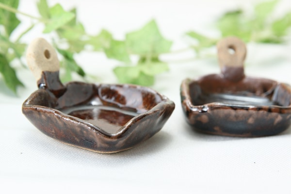 【益子焼】つやあり益子あめ黒の四角風　小さな豆小鉢・ディップ皿【単品１枚】