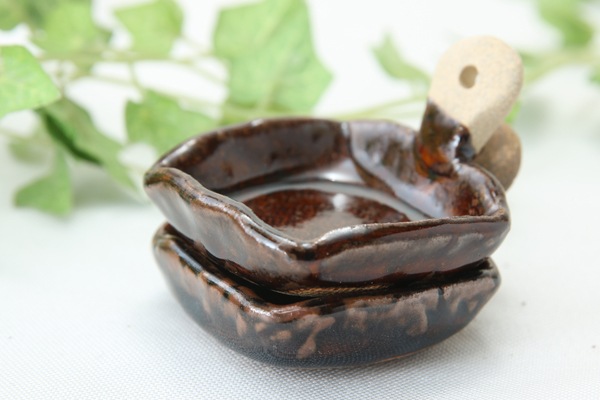 【益子焼】つやあり益子あめ黒の四角風　小さな豆小鉢・ディップ皿【単品１枚】