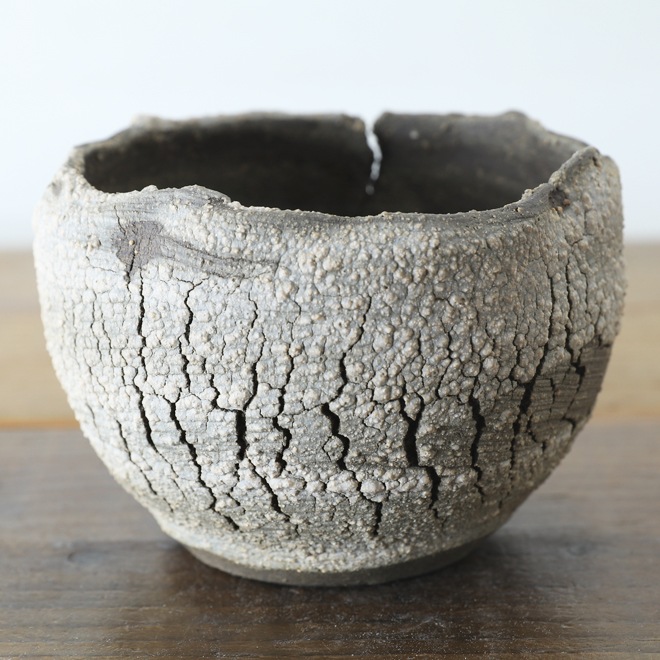 益子焼｜【益子焼】 3.6号鉢 高さ約8.5cm 側面に穴あり 植木鉢 陶器鉢