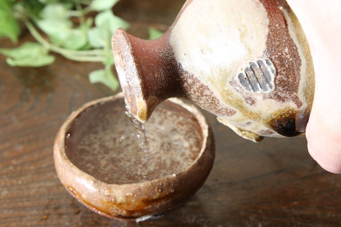 【益子焼】 酒器 酒器セット とっくり おちょこ お猪口 作家のこだわり 赤貝文様酒器揃  1点もの 【徳利１個・ぐい呑２個のセット】 ( 定年 退職 贈り物 退職祝い 退職記念 自分へのご褒美 などの贈り物に )