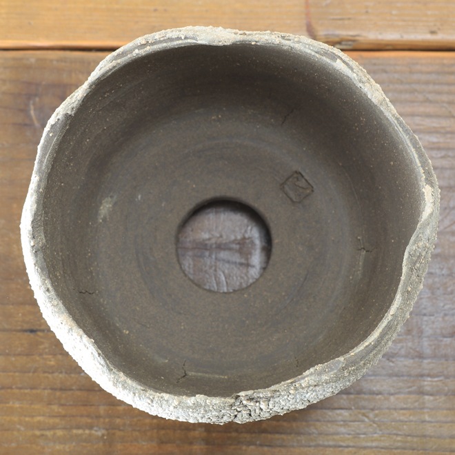 【益子焼】 4.3号鉢 高さ約9cm 側面に穴あり 植木鉢 陶器鉢 塊根植物 アガベ サボテン コーデックス 【炸裂紋鉢 大地の鼓動】 作家 陶芸家 横山雄一作 一点物