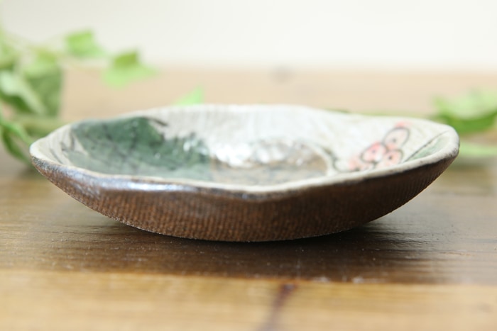 【益子焼】ぶどうの深さのある丸小皿【白化粧ぶどうシリーズ】【単品１枚】