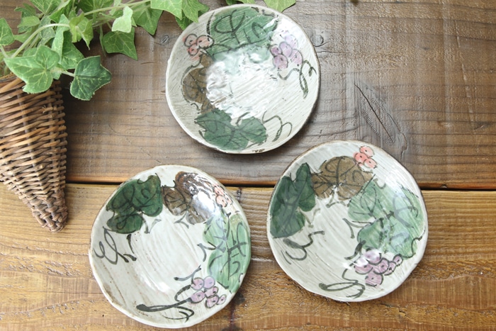 【益子焼】ぶどうの深さのある丸小皿【白化粧ぶどうシリーズ】【単品１枚】