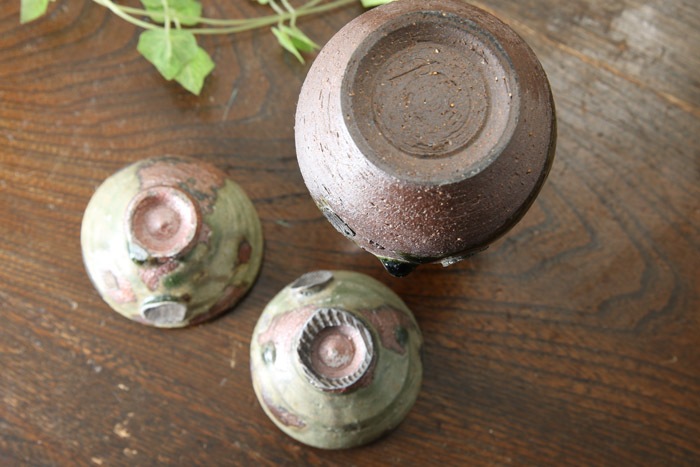 【益子焼】 酒器 酒器セット とっくり おちょこ お猪口 作家のこだわり 赤貝文様酒器揃  1点もの 【徳利１個・ぐい呑２個のセット】 ( 定年 退職 贈り物 退職祝い 退職記念 自分へのご褒美 などの贈り物に )