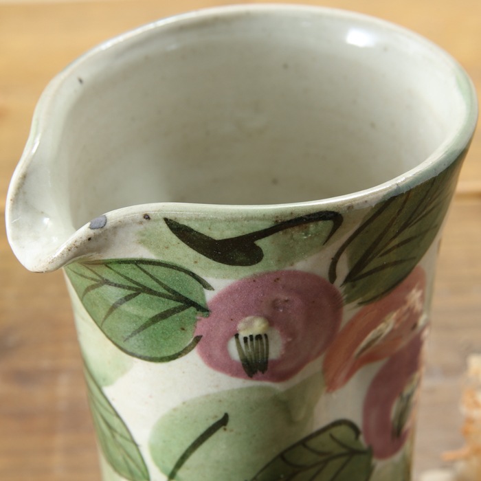 【益子焼】水差しピッチャー　優しい風合いのつばきシリーズ　ストレート形のシンプルデザイン【単品１個】