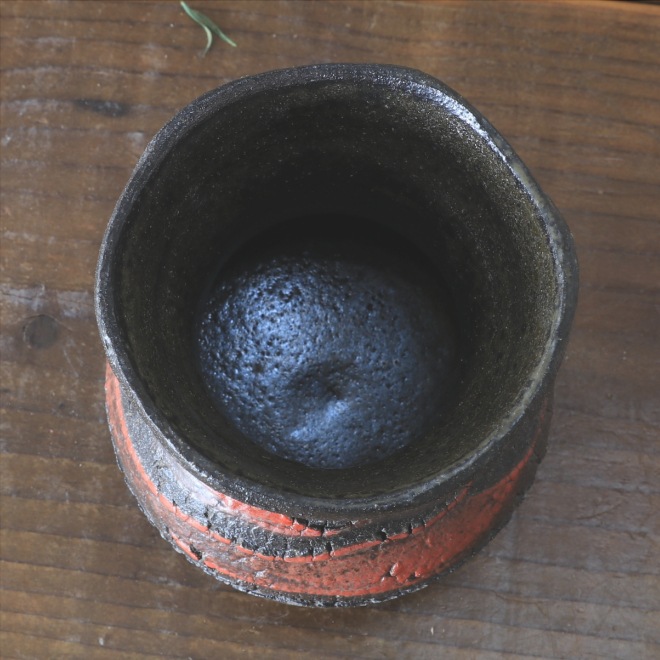 【益子焼】 花瓶 炭化焼 ろくろ成形 くし目 亀裂文様 花瓶 (高さ約11cm)一点物 【単品1個】
