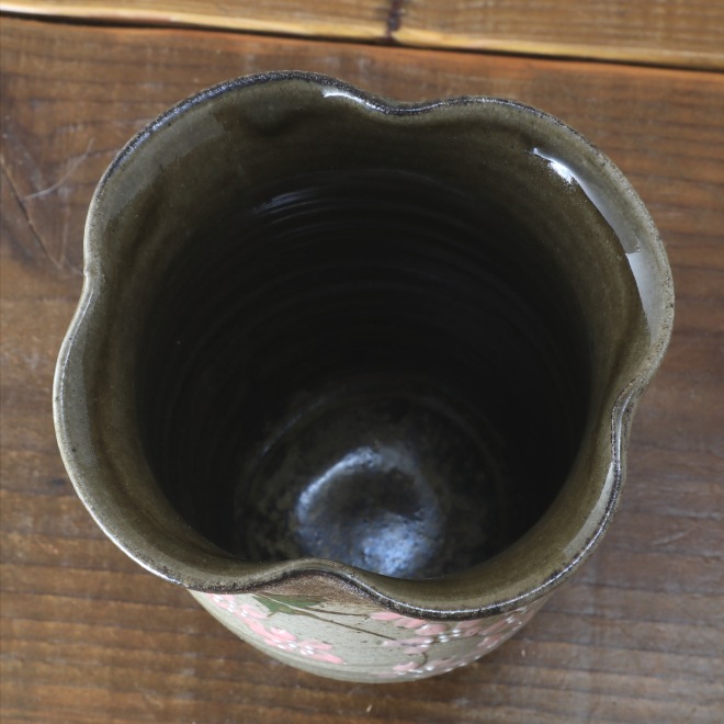 【益子焼】 花瓶 炭化焼 ろくろ成形 さくら桜 縁変形４カ所 花瓶 （高さ約14.5cm）一点物  【単品１個】