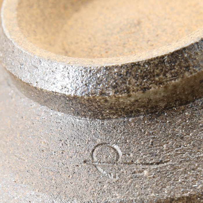 【益子焼】 抹茶碗 作家 横山雄一作 一点物 炭化焼シリーズ すすきりんどう萩模様 口径約13cm 素朴な益子焼の風合い 【単品1個】※桐箱は別売となります