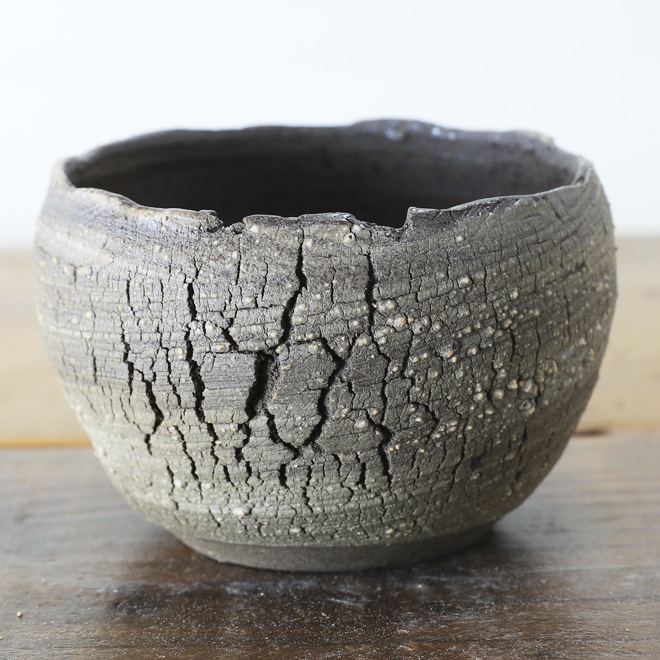 【益子焼】 3.1号鉢 高さ約6.5cm 植木鉢 陶器鉢 塊根植物 アガベ サボテン コーデックス 【炸裂紋鉢 大地の鼓動】 作家 陶芸家 横山雄一作 一点物