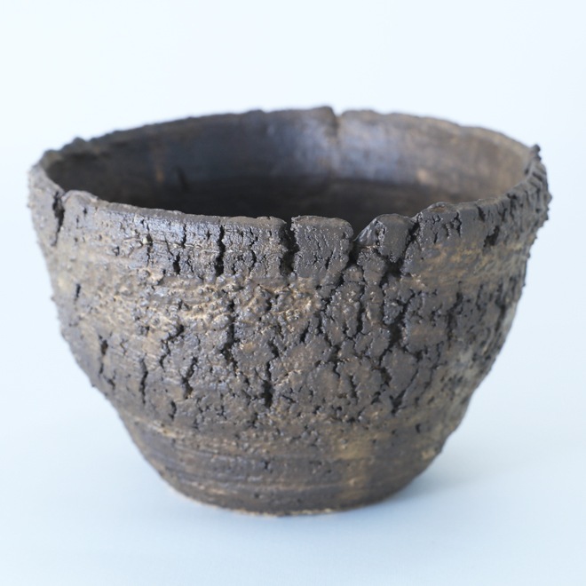 【益子焼】 4.1号鉢 高さ約8.5cm 側面に穴あり 植木鉢 陶器鉢 塊根植物 アガベ サボテン コーデックス 【炸裂紋鉢 大地の鼓動】 作家 陶芸家 横山雄一作 一点物
