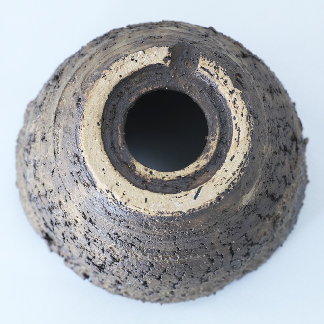 【益子焼】 4.1号鉢 高さ約8.5cm 側面に穴あり 植木鉢 陶器鉢 塊根植物 アガベ サボテン コーデックス 【炸裂紋鉢 大地の鼓動】 作家 陶芸家 横山雄一作 一点物