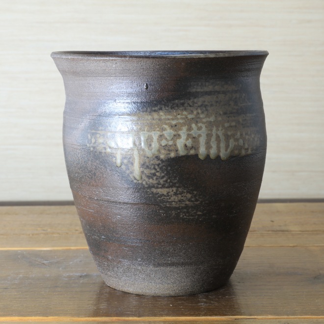 【益子焼】 花瓶 炭化焼 ろくろ成形 すすきとリンドウ模様  （高さ約16.5cm）一点物 【単品１個】