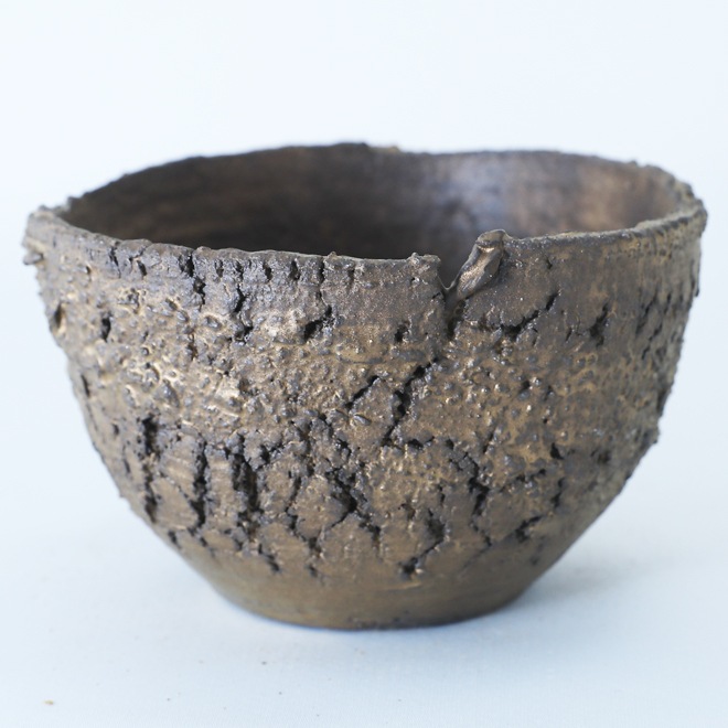 【益子焼】 3.8号鉢 高さ約7～7.5cm 側面に穴あり 植木鉢 陶器鉢 塊根植物 アガベ サボテン コーデックス 【炸裂紋鉢 大地の鼓動】 作家 陶芸家 横山雄一作 一点物
