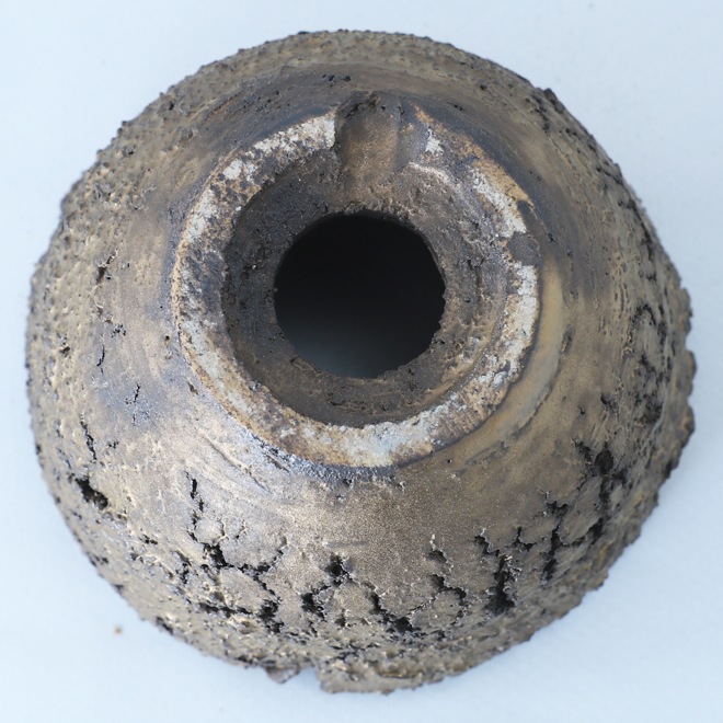 【益子焼】 3.8号鉢 高さ約7～7.5cm 側面に穴あり 植木鉢 陶器鉢 塊根植物 アガベ サボテン コーデックス 【炸裂紋鉢 大地の鼓動】 作家 陶芸家 横山雄一作 一点物