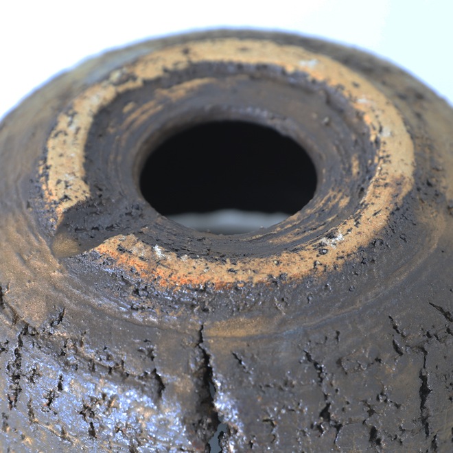 【益子焼】 4.6号鉢 高さ約7.5～8cm 側面に穴あり 植木鉢 陶器鉢 塊根植物 アガベ サボテン コーデックス 【炸裂紋鉢 大地の鼓動】 作家 陶芸家 横山雄一作 一点物