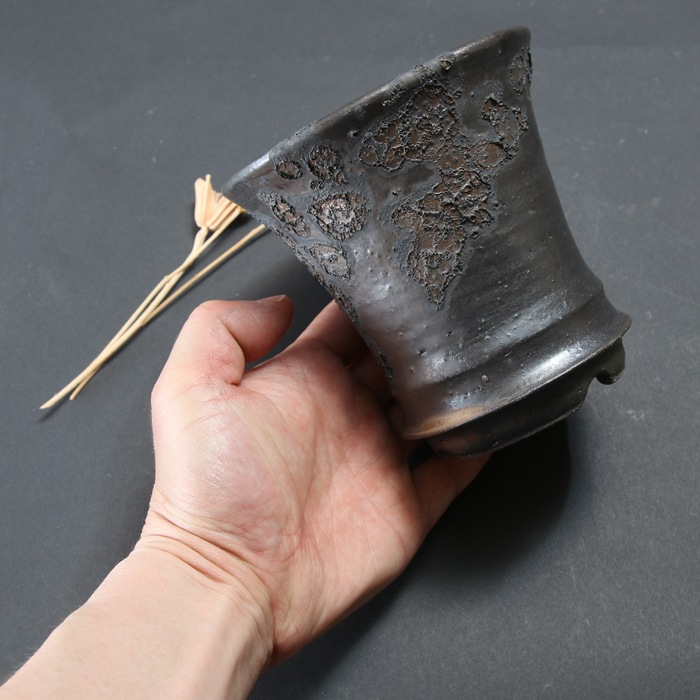 【益子焼】 3.8号鉢 植木鉢 陶器鉢 塊根植物 アガベ サボテン 【黒金銀河鉢・Black＆Gold Garaxy】 高さ約11.7cm 一点物 作家 陶芸家 横山雄一作