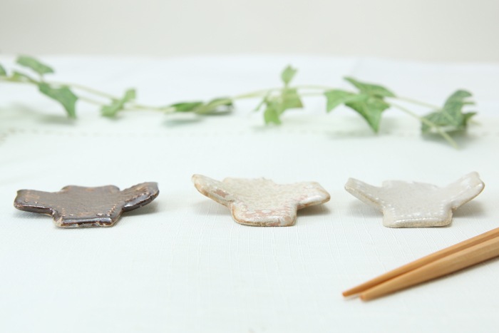 【益子焼】いっちんドット柄の十字・＋の箸置き【単品１個】