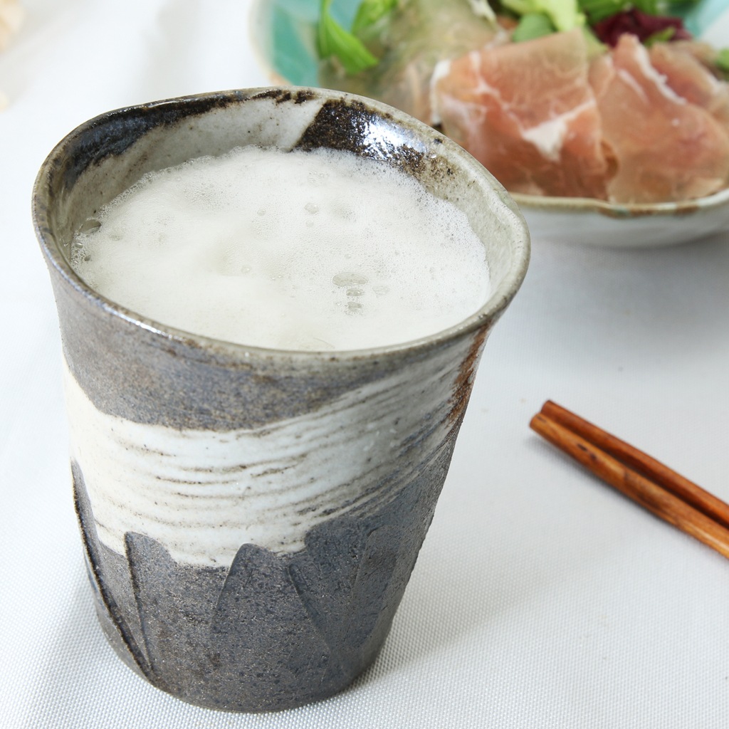【益子焼】 タンブラー フリーカップ ビールカップ 荒々しい しのぎ 刷毛目 炭化焼シリーズ お手頃サイズ 単品1個