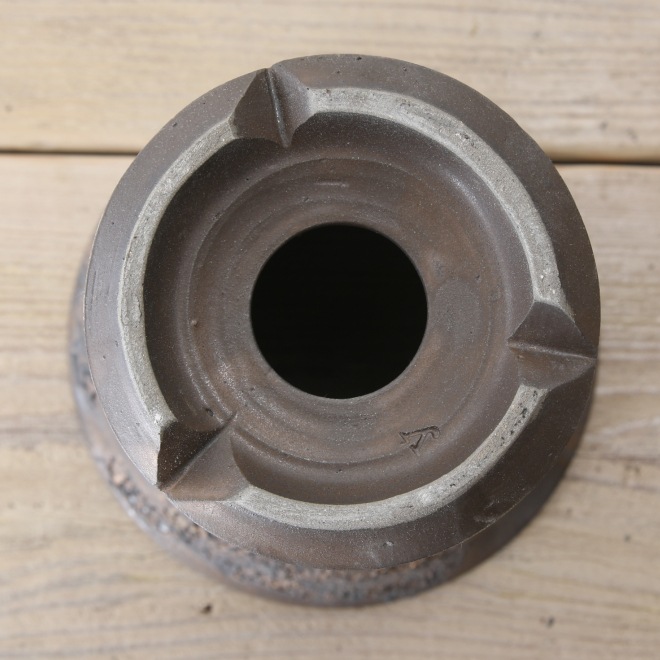 【益子焼】5.6号鉢 植木鉢 陶器鉢 オペルクリカリアパプキス 灌木系塊根植物 アガベ 【NEW銀河鉢クレーター・Black&Gold】 高さ約18.5cm 作家 陶芸家 横山雄一作 一点物